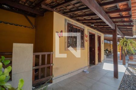 Casa à venda com 450m², 6 quartos e 4 vagas Casa à venda com 450m², 6 quartos e 4 vagasQuintal