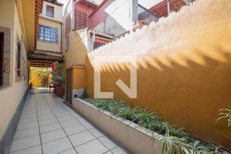 Casa à venda com 450m², 6 quartos e 4 vagas Casa à venda com 450m², 6 quartos e 4 vagasQuintal