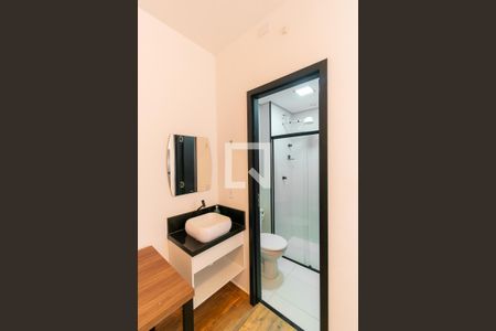 Banheiro de kitnet/studio para alugar com 1 quarto, 25m² em Quinta da Paineira, São Paulo