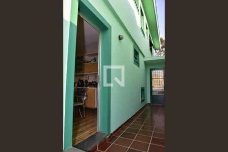 Casa à venda com 180m², 3 quartos e 3 vagasCorredor