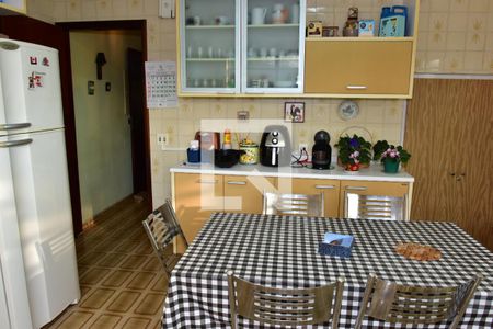 Casa à venda com 180m², 3 quartos e 3 vagasCozinha