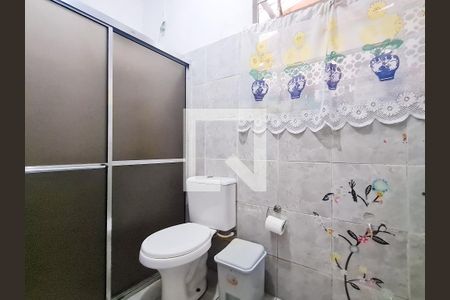 Casa à venda com 90m², 3 quartos e 2 vagasBanheiro social