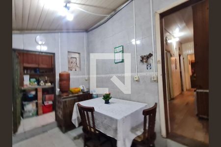 Casa à venda com 90m², 3 quartos e 2 vagasCozinha