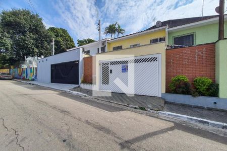 Casa à venda com 142m², 3 quartos e 2 vagasFachada
