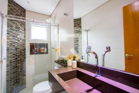 Apartamento à venda com 67m², 2 quartos e 2 vagasBanheiro do quarto 1