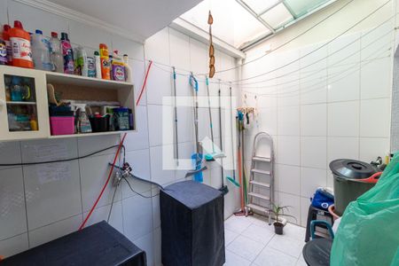 Casa de condomínio à venda com 115m², 2 quartos e 2 vagasLavanderia