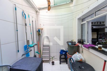 Casa de condomínio à venda com 115m², 2 quartos e 2 vagasLavanderia