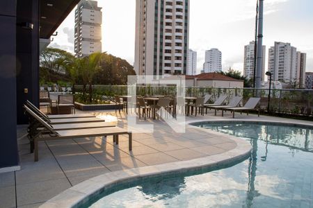 Apartamento à venda com 184m², 3 quartos e 3 vagas Apartamento à venda com 184m², 3 quartos e 3 vagasÁrea comum - Piscina
