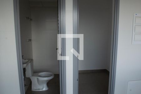 Apartamento à venda com 184m², 3 quartos e 3 vagas Apartamento à venda com 184m², 3 quartos e 3 vagasQuarto de Serviço/Banheiro de serviço