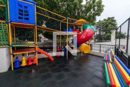 Apartamento à venda com 170m², 2 quartos e 1 vaga Apartamento à venda com 170m², 2 quartos e 1 vagaÁrea comum - Playground