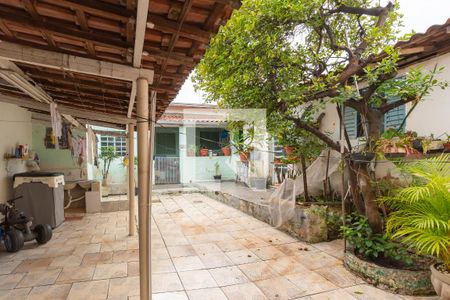 Casa à venda com 300m², 3 quartos e 1 vaga Casa à venda com 300m², 3 quartos e 1 vagaQuintal