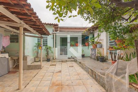 Casa à venda com 300m², 3 quartos e 1 vaga Casa à venda com 300m², 3 quartos e 1 vagaEdícula