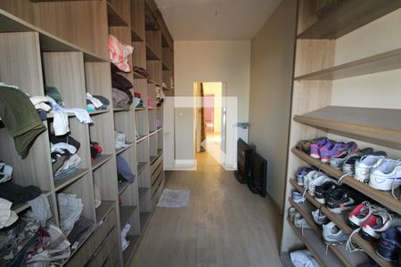 Apartamento à venda com 190m², 3 quartos e 4 vagasClaset Suite 2