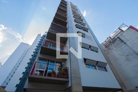 Apartamento à venda com 80m², 3 quartos e 1 vaga Apartamento à venda com 80m², 3 quartos e 1 vagaFachada