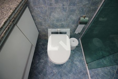 Casa à venda com 327m², 3 quartos e 6 vagasBanheiro da Suíte 1