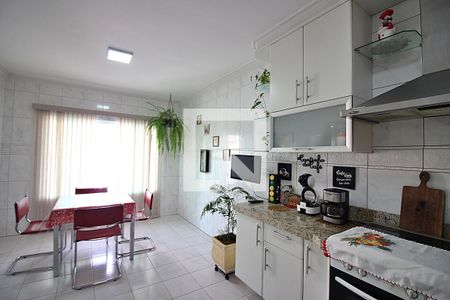 Casa à venda com 327m², 3 quartos e 6 vagasCozinha