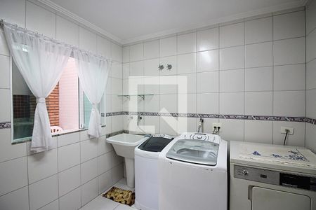 Casa à venda com 327m², 3 quartos e 6 vagasÁrea de Serviço