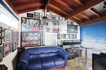 Casa à venda com 327m², 3 quartos e 6 vagasStudio 