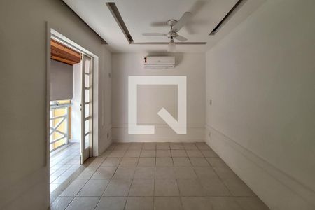 Casa de condomínio à venda com 125m², 2 quartos e 2 vagas Casa de condomínio à venda com 125m², 2 quartos e 2 vagasSuite