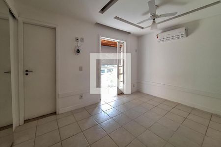 Casa de condomínio à venda com 125m², 2 quartos e 2 vagas Casa de condomínio à venda com 125m², 2 quartos e 2 vagasSuite