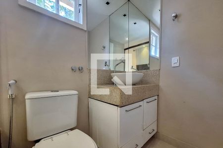 Casa de condomínio à venda com 125m², 2 quartos e 2 vagas Casa de condomínio à venda com 125m², 2 quartos e 2 vagasBanheiro da Suíte