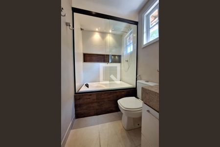 Casa de condomínio à venda com 125m², 2 quartos e 2 vagas Casa de condomínio à venda com 125m², 2 quartos e 2 vagasBanheiro da Suíte