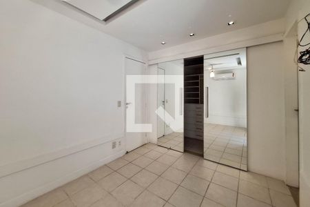 Casa de condomínio à venda com 125m², 2 quartos e 2 vagas Casa de condomínio à venda com 125m², 2 quartos e 2 vagasSuite