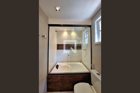 Casa de condomínio à venda com 125m², 2 quartos e 2 vagas Casa de condomínio à venda com 125m², 2 quartos e 2 vagasBanheiro da Suíte