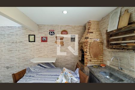 Casa à venda com 240m², 5 quartos e 2 vagas Casa à venda com 240m², 5 quartos e 2 vagasarea gourmet