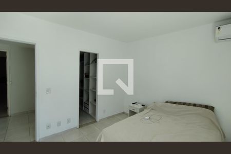 Casa à venda com 240m², 5 quartos e 2 vagas Casa à venda com 240m², 5 quartos e 2 vagasquarto 2 - suite/varanda/closet