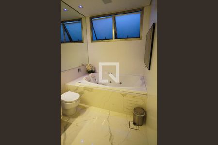 Casa à venda com 267m², 3 quartos e 4 vagas Casa à venda com 267m², 3 quartos e 4 vagasBanheiro Quarto 2