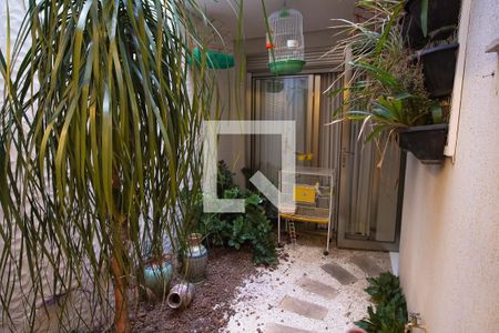 Casa à venda com 267m², 3 quartos e 4 vagas Casa à venda com 267m², 3 quartos e 4 vagasJardim interno