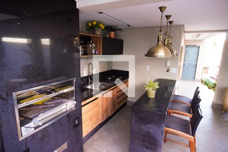 Casa à venda com 267m², 3 quartos e 4 vagas Casa à venda com 267m², 3 quartos e 4 vagasÁrea externa - Churraqueira