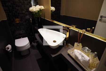 Casa à venda com 267m², 3 quartos e 4 vagas Casa à venda com 267m², 3 quartos e 4 vagasBanheiro Social