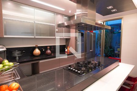 Casa à venda com 267m², 3 quartos e 4 vagas Casa à venda com 267m², 3 quartos e 4 vagasCozinha