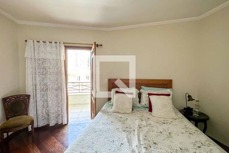 Casa à venda com 220m², 3 quartos e 3 vagas Casa à venda com 220m², 3 quartos e 3 vagasQuarto 1