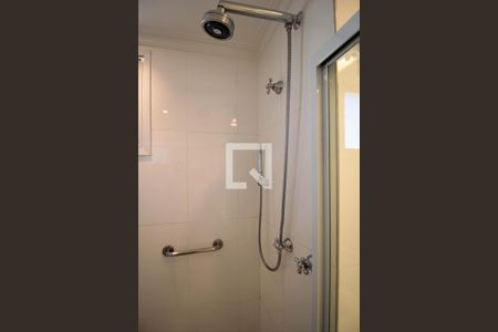 Apartamento à venda com 334m², 4 quartos e 6 vagas Apartamento à venda com 334m², 4 quartos e 6 vagasBanheiro da Suíte 2
