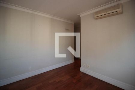 Apartamento à venda com 334m², 4 quartos e 6 vagas Apartamento à venda com 334m², 4 quartos e 6 vagasSuíte 3