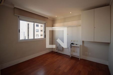 Apartamento à venda com 334m², 4 quartos e 6 vagas Apartamento à venda com 334m², 4 quartos e 6 vagasSuíte 3