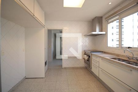 Apartamento à venda com 334m², 4 quartos e 6 vagas Apartamento à venda com 334m², 4 quartos e 6 vagasCozinha