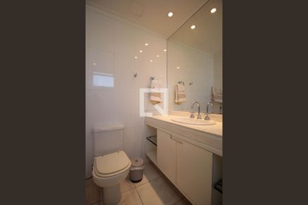 Apartamento à venda com 334m², 4 quartos e 6 vagas Apartamento à venda com 334m², 4 quartos e 6 vagasBanheiro da Suíte 1