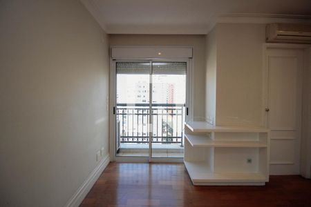 Apartamento à venda com 334m², 4 quartos e 6 vagas Apartamento à venda com 334m², 4 quartos e 6 vagasSuíte 2
