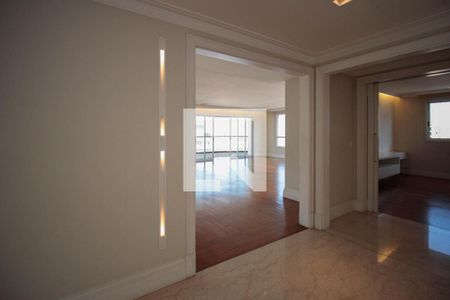 Apartamento à venda com 334m², 4 quartos e 6 vagas Apartamento à venda com 334m², 4 quartos e 6 vagasHall social