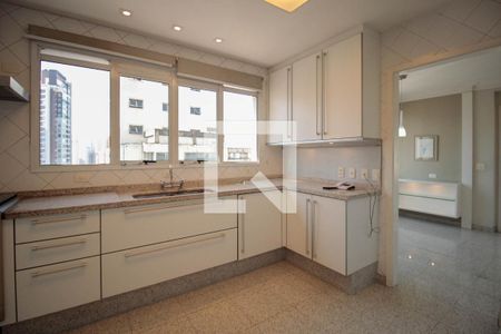 Apartamento à venda com 334m², 4 quartos e 6 vagas Apartamento à venda com 334m², 4 quartos e 6 vagasCozinha