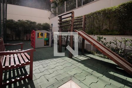 Apartamento à venda com 334m², 4 quartos e 6 vagas Apartamento à venda com 334m², 4 quartos e 6 vagasPlayground