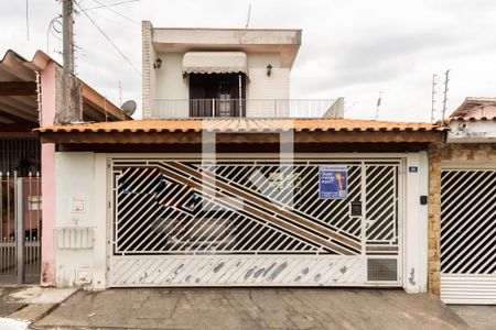Casa à venda com 189m², 3 quartos e 2 vagas Casa à venda com 189m², 3 quartos e 2 vagasFachada