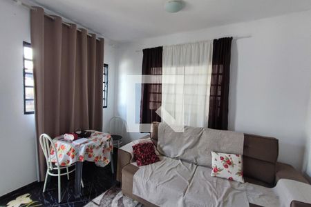 Casa à venda com 170m², 3 quartos e 3 vagasEdícula - Sala