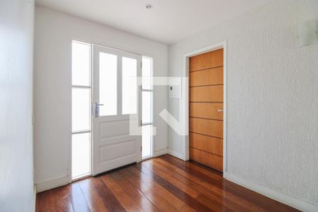 Casa de condomínio à venda com 520m², 5 quartos e 3 vagas Casa de condomínio à venda com 520m², 5 quartos e 3 vagasHall de Entrada