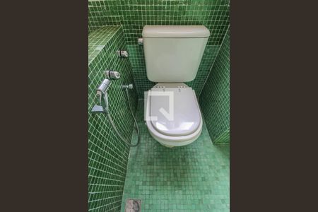 Casa de condomínio à venda com 520m², 5 quartos e 3 vagas Casa de condomínio à venda com 520m², 5 quartos e 3 vagasSuíte 1 - Banheiro