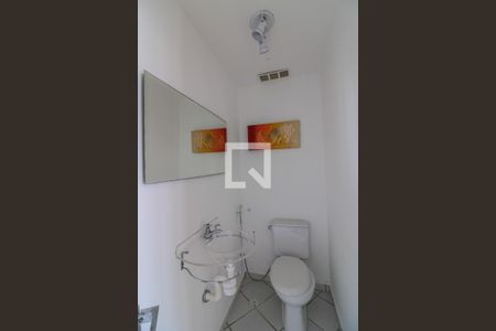 Casa de condomínio à venda com 520m², 5 quartos e 3 vagas Casa de condomínio à venda com 520m², 5 quartos e 3 vagasLavabo